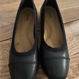 Clarks Women's Black Leather Flats